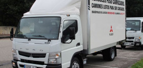 FUSO Canter carr