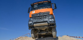 Mercedes-Benz-Arocs_des