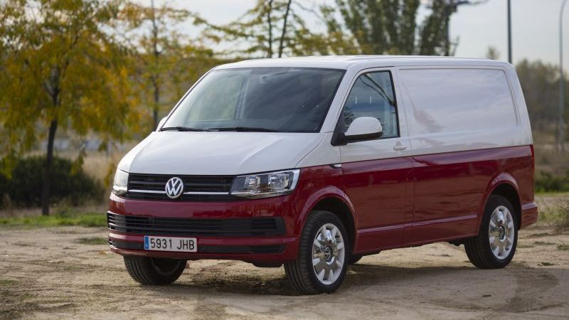 MADRID. 23-10-15. FURGONETA VOLKSWAGEN TRANSPORTER. FOTO: JOSE RAMON LADRA.