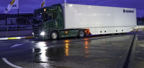 MADRID.  3ÐXII-19.  CAMION SCANIA R 450  FOTO: JOSE RAMON LADRA.