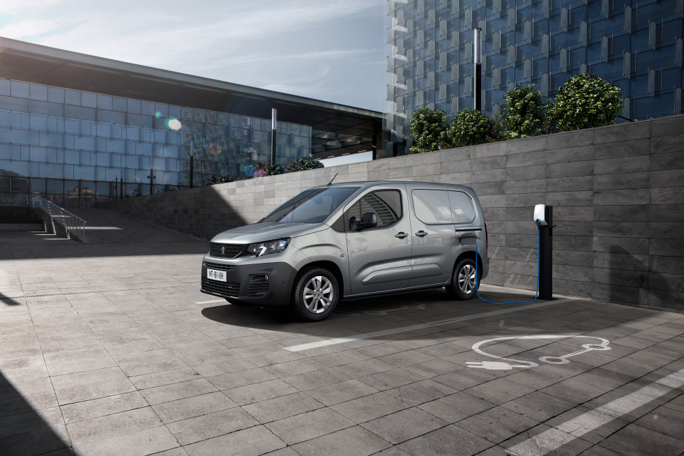 PEUGEOT_PARTNER_2101STYP001_0