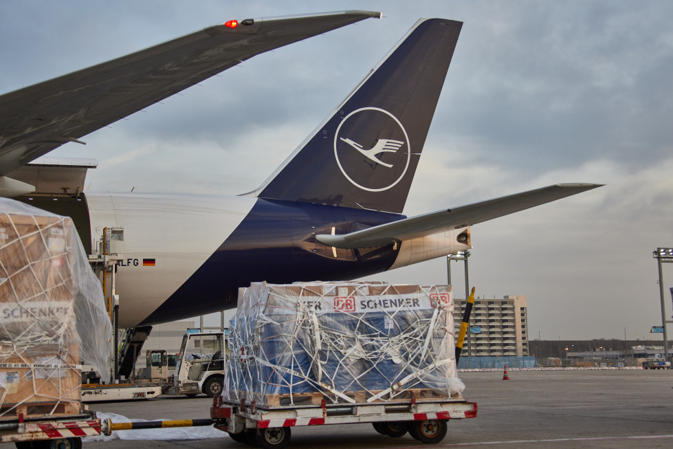 DB Schenker shipments_Credit Lufthansa Cargo AG_Oliver Roesle