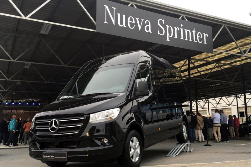 N.P. Sprinter Pinto - La nueva Mercedes-Benz Sprinter, expuesta en el centro de Mercedes-Benz Madrid en Pinto