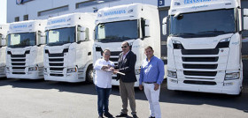 Antonio Marfil gerente de la empresa-José Gambero jefe de ventas de Scania Hispania Sureste - Jesús Marfil responsable de flotas