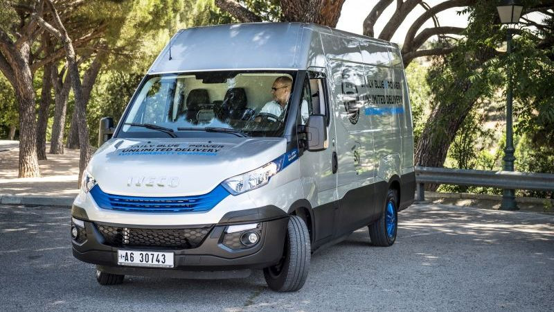 180716_Iveco_37340_carr
