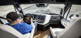 Freightliner Inspiration Truck mit Highway Pilot