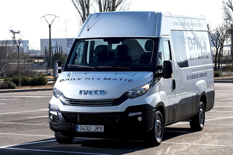 MADRID. 25-1-17. IVECO DAILY 35-180. FOTO: JOSE RAMON LADRA.