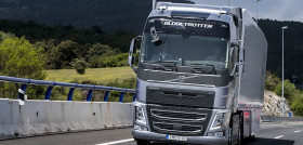 SEGOVIA. 24-4-17. CAMION VOLVO 460. FOTO: JOSE RAMON LADRA.