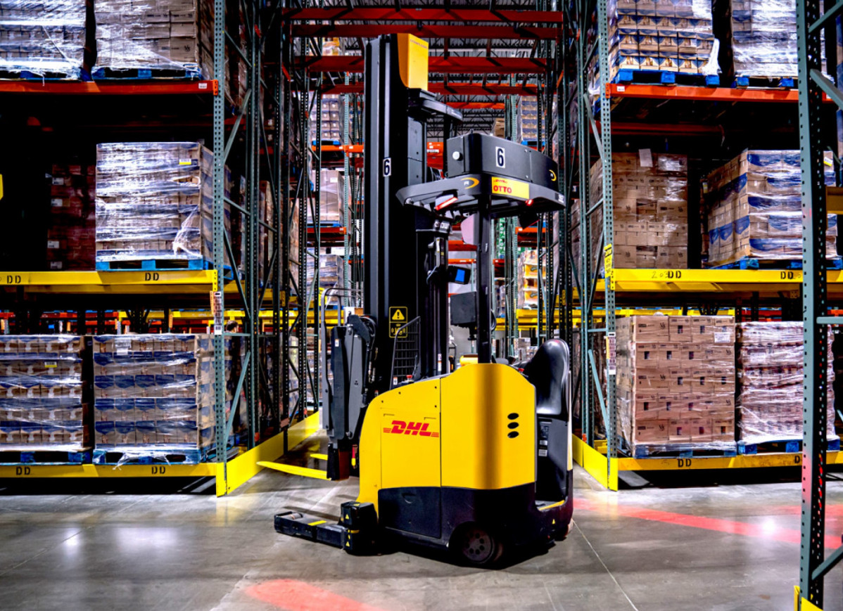 Automated Forklift   DHL Supply Chain