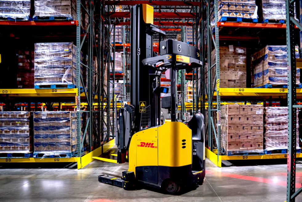 Automated Forklift   DHL Supply Chain