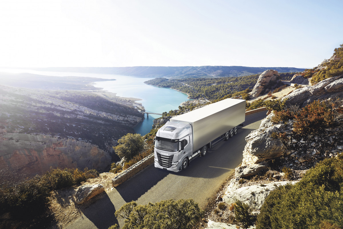 New IVECO S WAY LNG