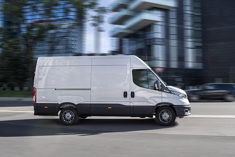 IVECO New DAILY Van 02 hi