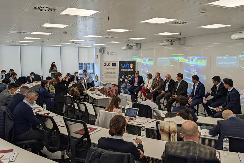 Uno Logistica Mesa redonda