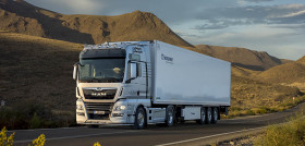 P TGX EOT 18640 MY2017 07