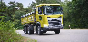 DAF displays New Generation Construction vehicles at BAUMA 01