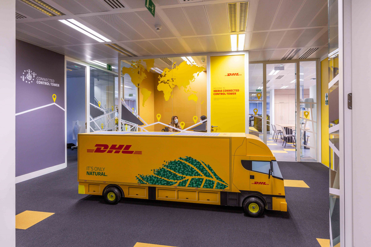 DHL CONTROL TOWER BAJA 6465