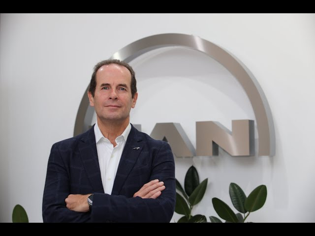PROTAGONISTAS DEL TRANSPORTE. Stephane de Creisquer, director de MAN Truck&Bus Iberia
