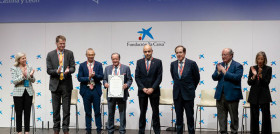 Eustaquio Andrés recibe Premio Cum Laude Alumni (1)