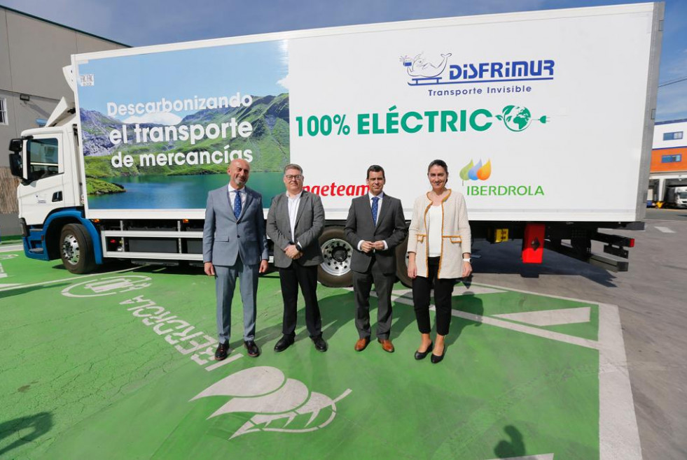 Inauguración puntos de recarga Iberdrola   Disfrimur para camiones en Sangonera la Seca (1)(1)