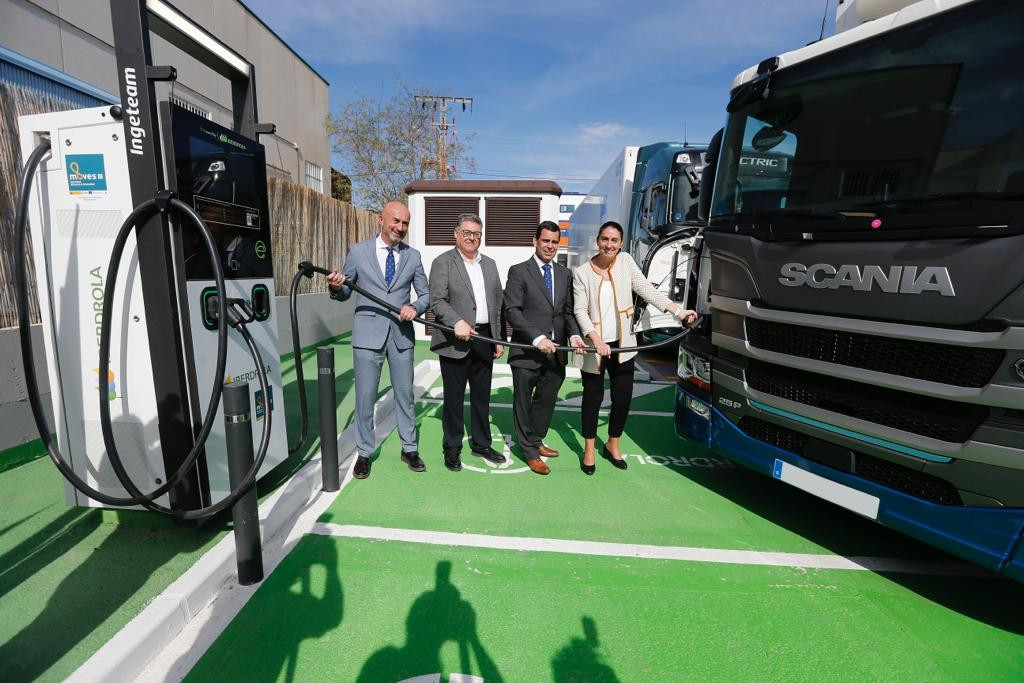 Inauguraciu00f3n puntos de recarga Iberdrola   Disfrimur para camiones en Sangonera la Seca