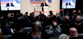 2023 116 Apertura oficial de la nueva planta de producción de Schmitz Cargobull en el Reino Unido presentacion Paul