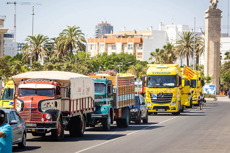 Llegada de los camiones a los Tinglados de la Marina de Valu00e8ncia 