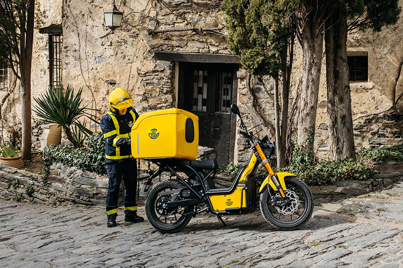 Correos amplu00eda su flota