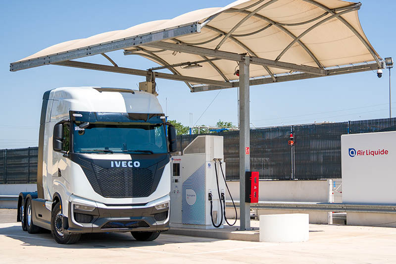 Air Liquide H2Station with IVECO FCEV Heavy Duty Truck