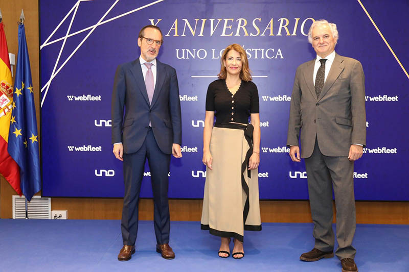 El presidente de UNO, Francisco Aranda, la ministra de Transportes, Movilidad y Agenda Urbana, Raquel Su00e1nchez, y el vicepresidente primero de CEOE y presidente de CEIM, Miguel