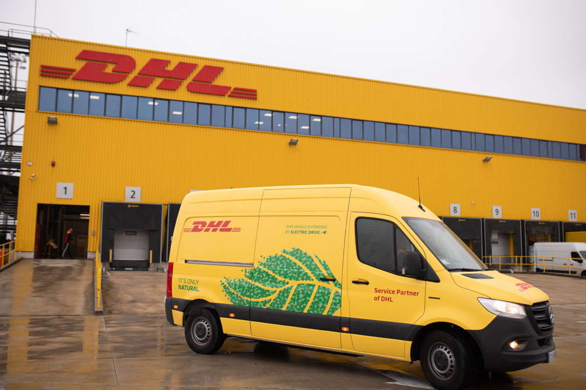 DHLExpressMercedes(3)