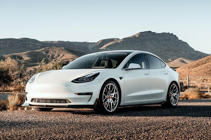 Tesla gecc0aacf7 1280