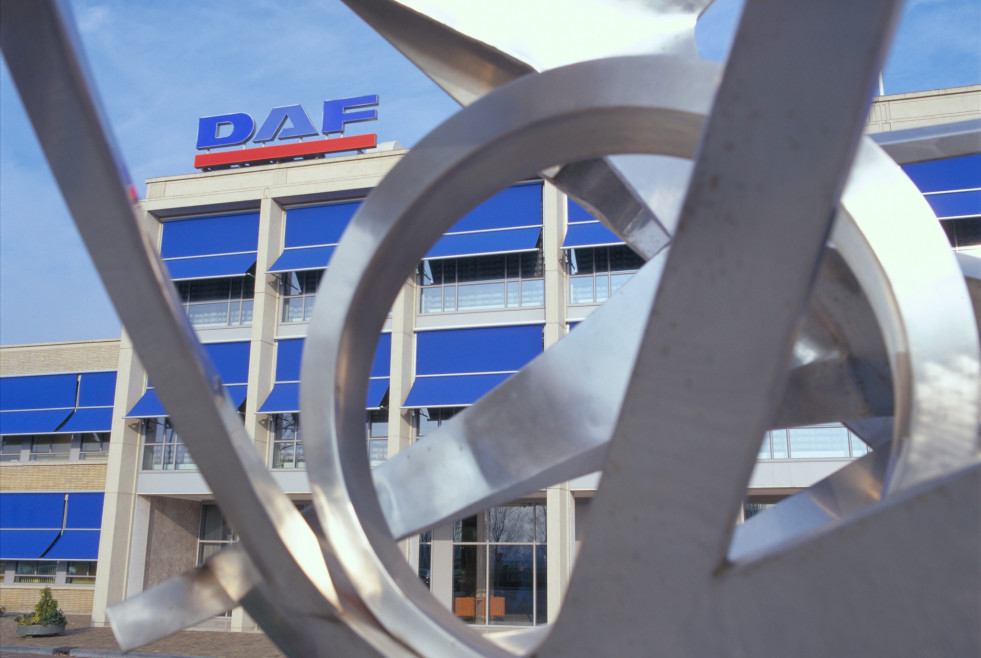 01. DAF delivers strong performance in 2023