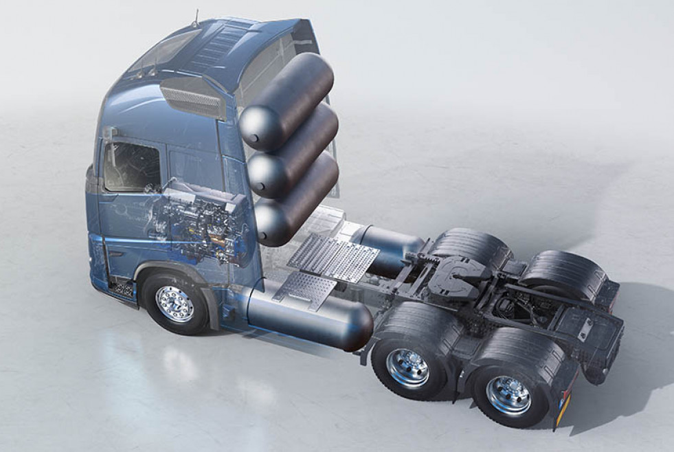 Volvo truck with combustion engine running on hydrogen