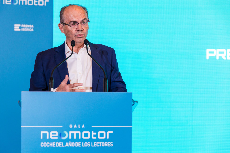 Arsenio Hernández IVECO   Mejor Red Comercial   Gala Neomotor 2024 124 (1)