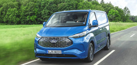 FordE TransitCustom Limited Van Digital Aqua Blue 6