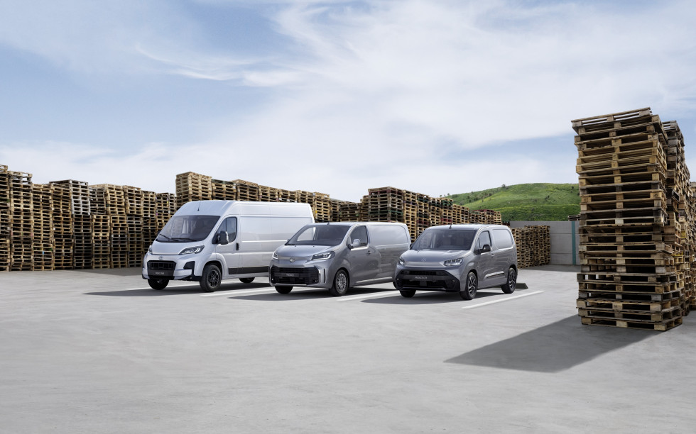 Toy lcv professional 2024 hub att kv range proace ice 3 car