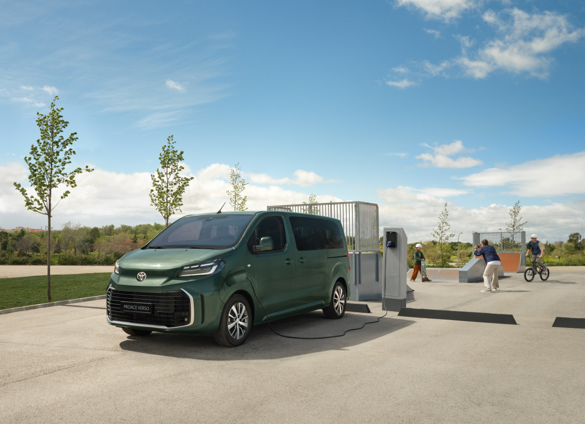 Toy lcv professional 2024 hub att kv proace verso ev