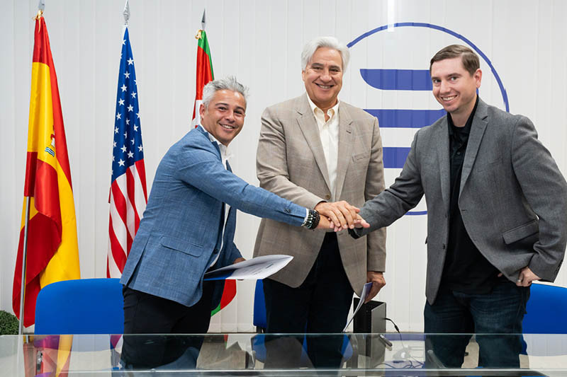 Pedro Silva, CEO de BeGas, Gary Winemaster, CEO de Nexio, y Horace Mast, COO y CTO de Nexio.