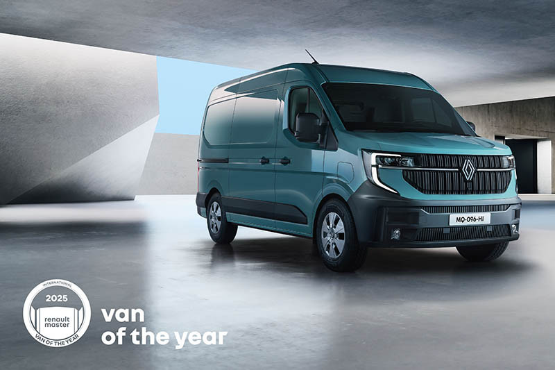 Renault Master wins 2025 Van Of The Year
