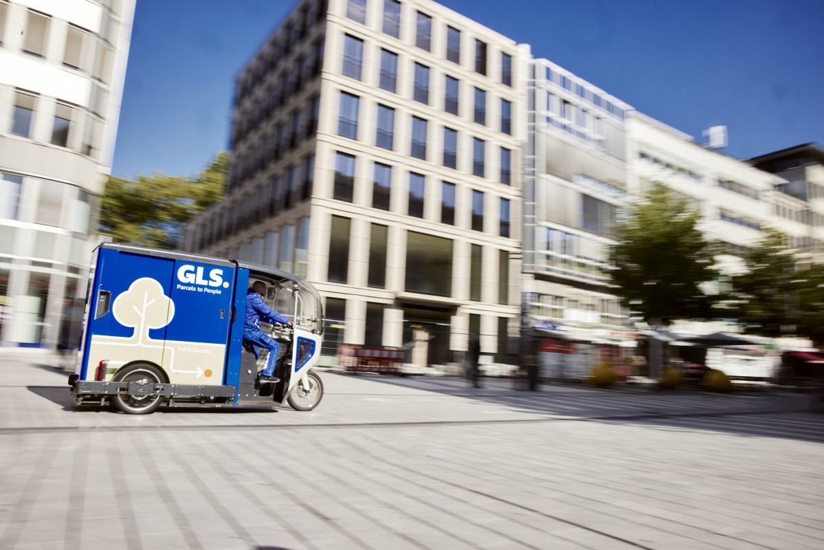 EBike in the city GLS Spain low