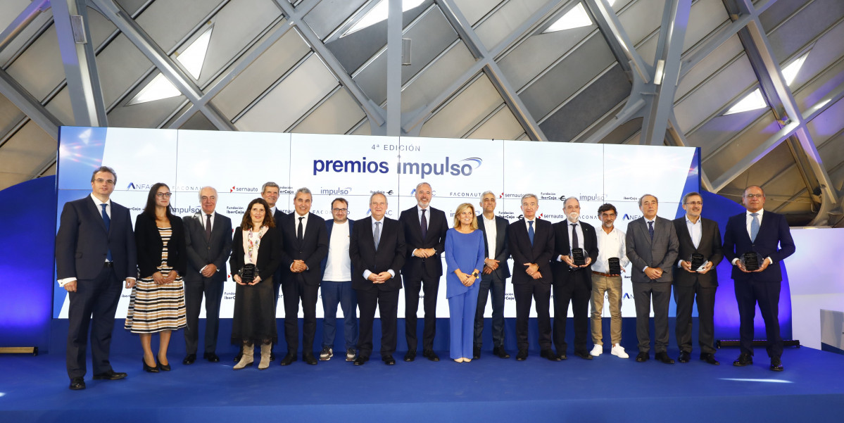 PREMIOSIMPULSODELAAUTOMOCIONENTREGADELPREMIOALCONCESIONARIOPALAUSADESTELLANTIS