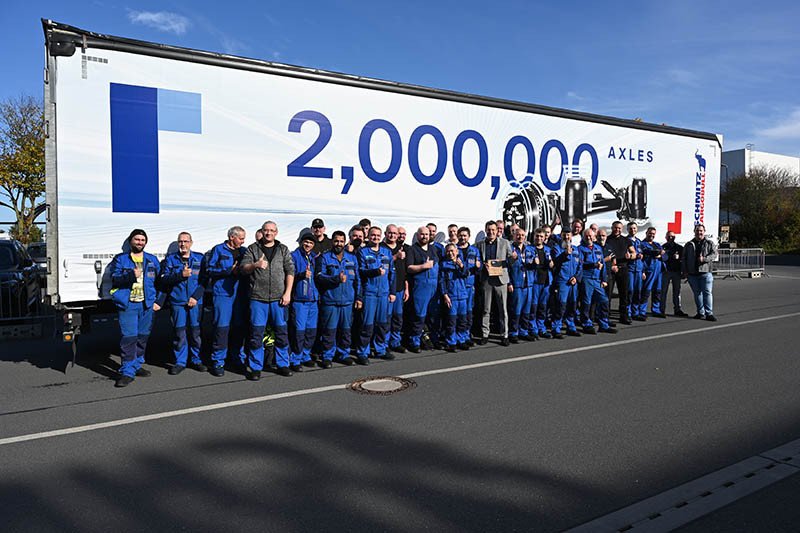 165 Schmitz Cargobull celebra la producciu00f3n de su eje numero dos millones