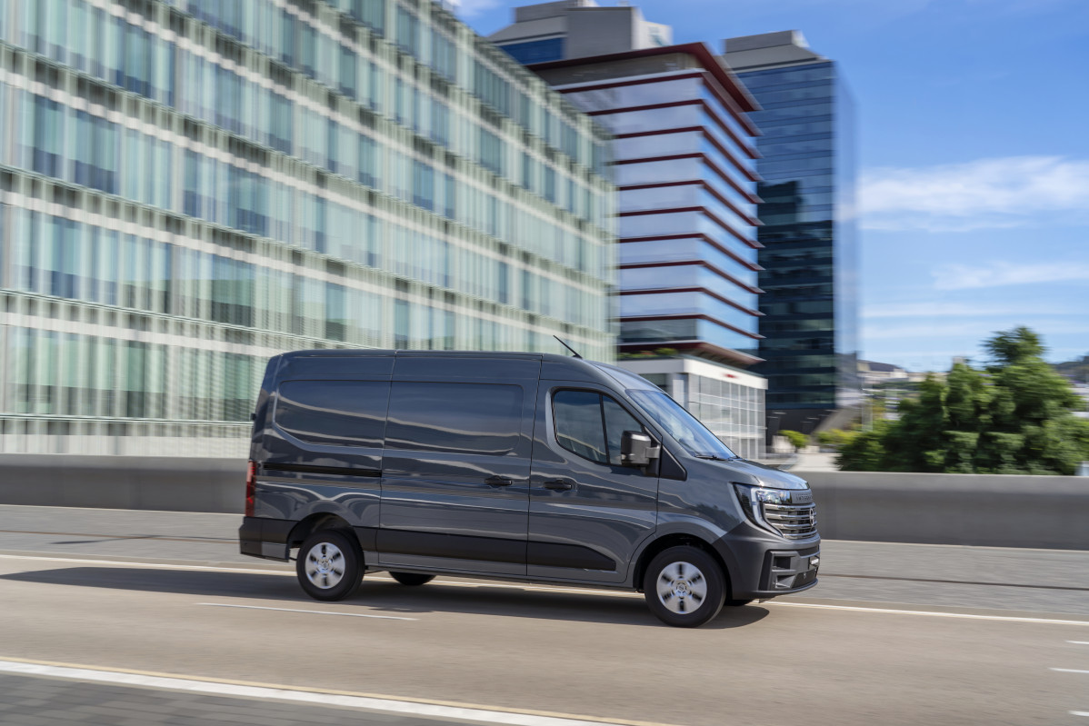 Nissan Interstar PK Final High 058