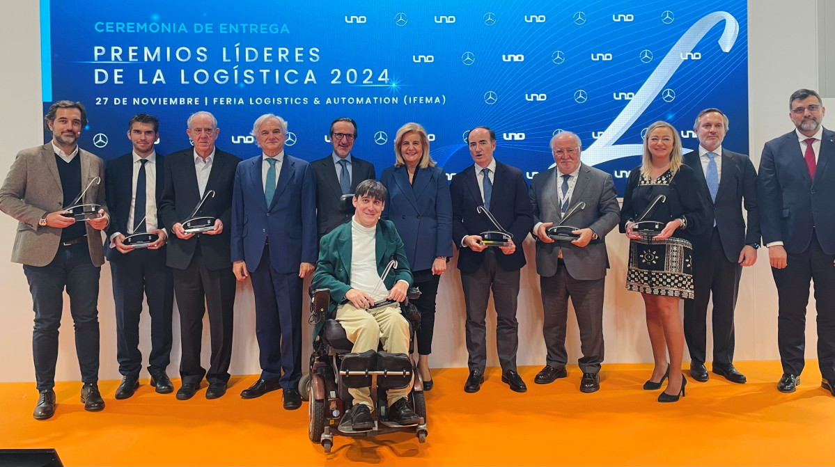 Foto de familia de los ganadores de los Premios UNO 2024