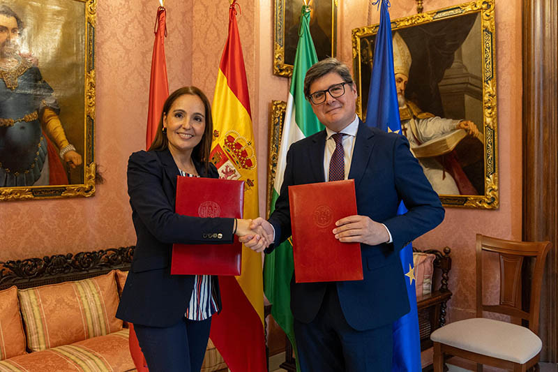 Firma del acuerdo DUM entre el Ayuntamiento de Sevilla y AECOC (1)