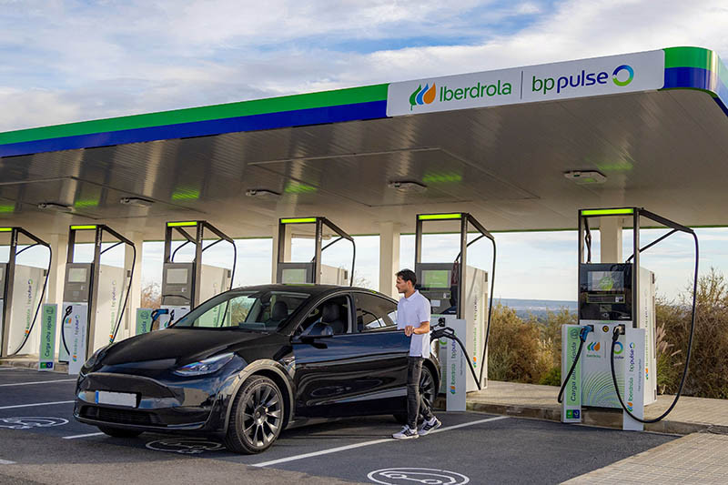 2023 ELECTROLINERA BP PULSE ELCHE 1269 baja