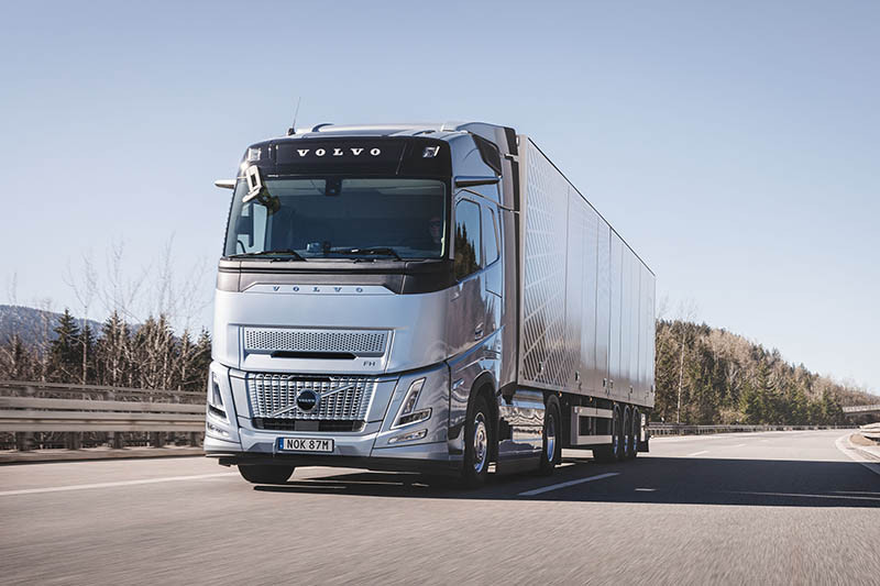 Volvo truck premio green truck 3