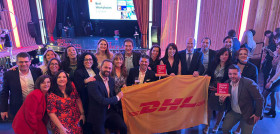 Foto equipos de DHLSC y DHLE tras recoger el reconocimiento
