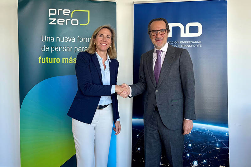 El presidente de UNO, Francisco Aranda, junto a la directora comercial de PreZero España, Alicia Cámara.