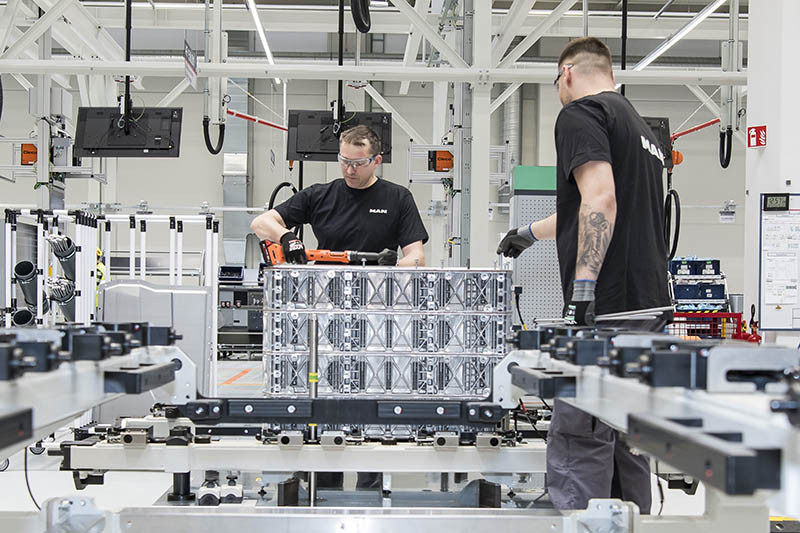 Man battery production nuremberg 05